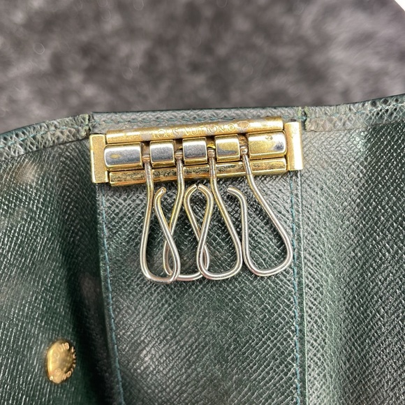 Louis Vuitton Key holder Key case Taiga Green Woman unisex Authentic - Picture 10 of 15